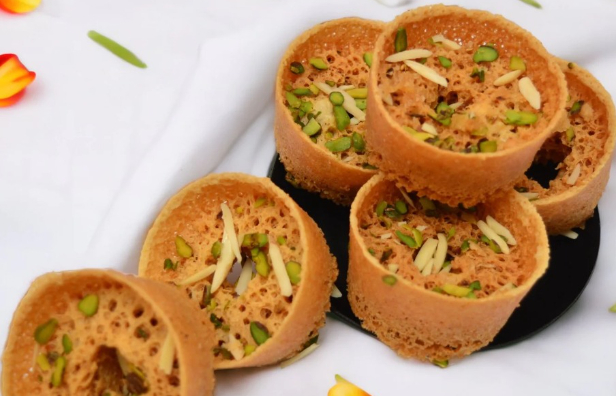 Sweedesi Pecial Tini Ghewar : Meetha